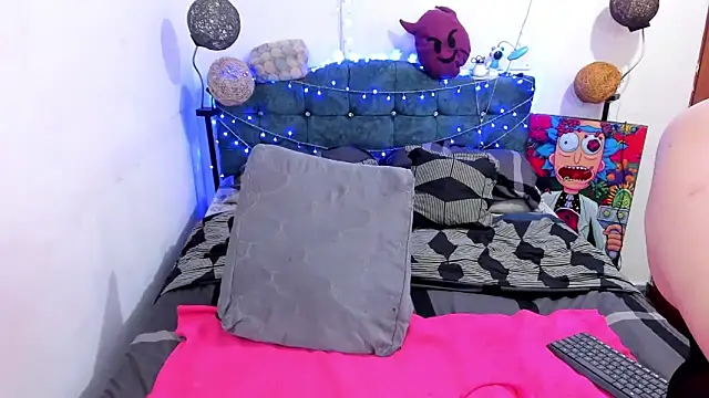 goldenbubble   online show from March 11, 2025, 12:33 am