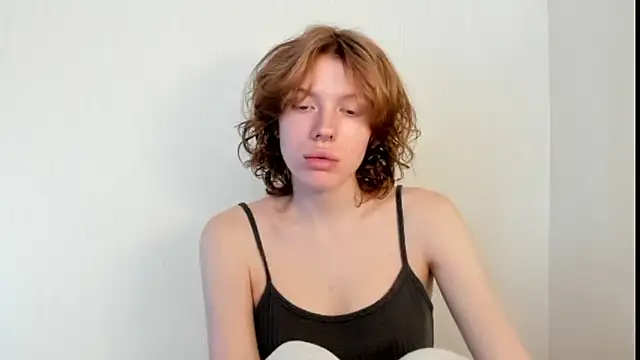 Snapshot of StellaDavis chatting on September 9, 2025, 11:54 am StellaDavis online show from September 9, 2025, 11:54 am