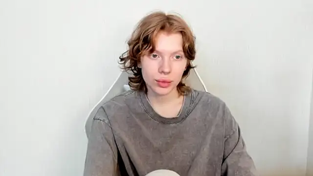 StellaDavis online show from March 5, 2026, 8:10 am