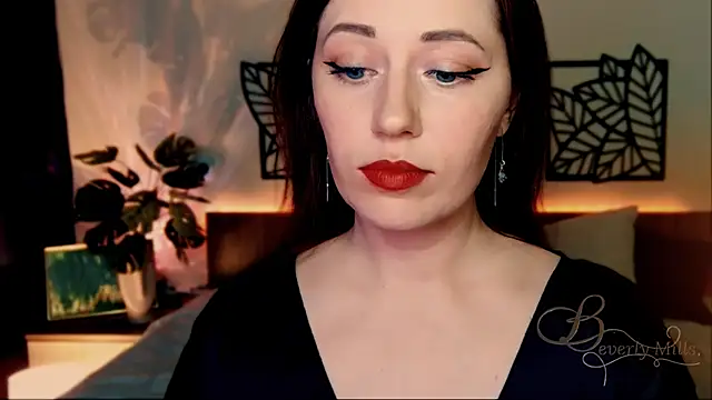 MissBeverlyMills online show from December 13, 2024, 5:54 pm