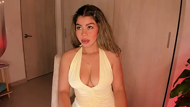 Snapshot of Melina_Ferrer1 chatting on June 25, 2026, 1:48 pm Melina Ferrer1 online show from June 25, 2026, 1:48 pm
