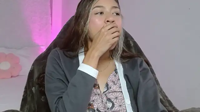 hantonella  online show from February 19, 2026, 4:14 pm