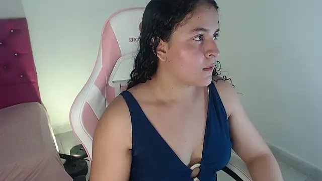 Snapshot of diana_fitass chatting on April 5, 2026, 1:36 am diana fitass online show from April 5, 2026, 1:36 am