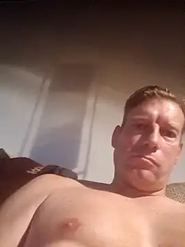 MArciQuarky online show from November 7, 2025, 6:13 am