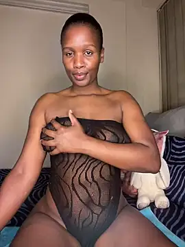 Snapshot of Kinkyy_ chatting on February 13, 2025, 2:45 am Kinkyy  online show from February 13, 2025, 2:45 am