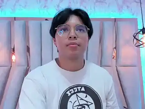 Emmapark  online show from February 20, 2025, 1:25 am