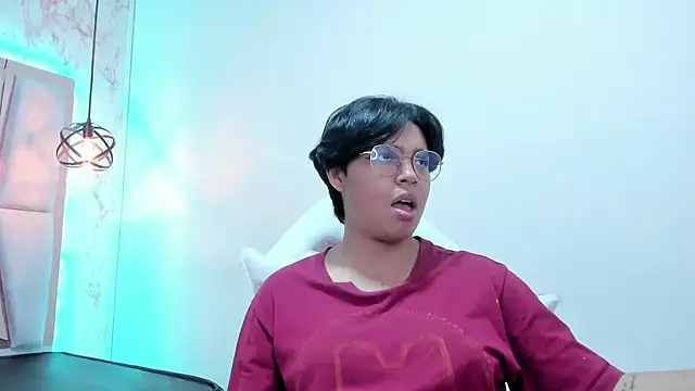 Emmapark  online show from March 6, 2025, 1:05 am