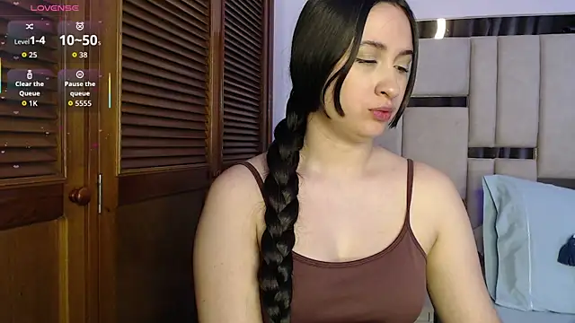 Snapshot of sofiaduque_26 chatting on May 3, 2026, 7:31 pm sofiaduque 26 online show from May 3, 2026, 7:31 pm