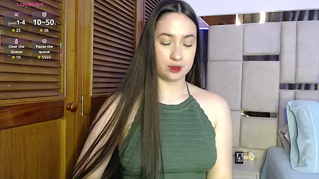 Snapshot of sofiaduque_26 chatting on May 4, 2026, 8:05 pm sofiaduque 26 online show from May 4, 2026, 8:05 pm