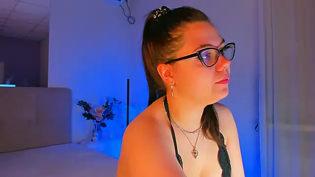 Snapshot of SelenaaSky chatting on December 21, 2024, 1:53 pm SelenaaSky online show from December 21, 2024, 1:53 pm