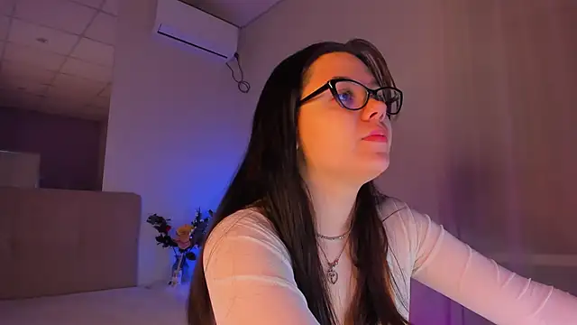 Snapshot of SelenaaSky chatting on December 23, 2024, 1:35 pm SelenaaSky online show from December 23, 2024, 1:35 pm