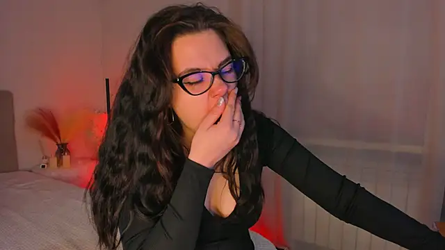 Snapshot of SelenaaSky chatting on January 18, 2025, 6:45 am SelenaaSky online show from January 18, 2025, 6:45 am