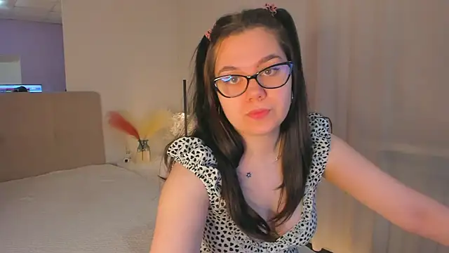 Snapshot of SelenaaSky chatting on January 23, 2025, 1:35 pm SelenaaSky online show from January 23, 2025, 1:35 pm