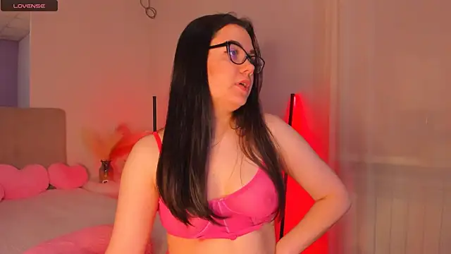 Snapshot of SelenaaSky chatting on February 9, 2025, 4:40 pm SelenaaSky online show from February 9, 2025, 4:40 pm