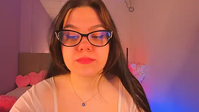 Snapshot of SelenaaSky chatting on March 13, 2025, 6:45 pm SelenaaSky online show from March 13, 2025, 6:45 pm