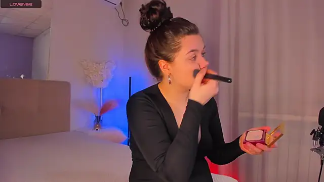 Snapshot of SelenaaSky chatting on March 23, 2025, 6:37 am SelenaaSky online show from March 23, 2025, 6:37 am