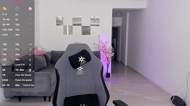 LovelyBianca online show from April 1, 2026, 10:07 pm