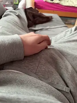 Snapshot of Basti_7 chatting on December 25, 2024, 11:43 am Basti 7 online show from December 25, 2024, 11:43 am