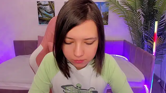 Lina Brownie online show from March 6, 2025, 5:03 am