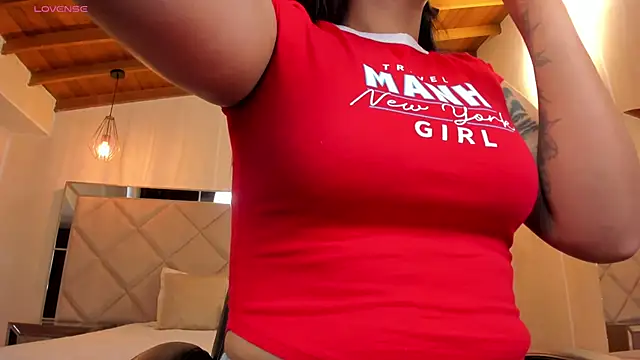 AlyssaDean online show from December 19, 2025, 1:51 pm