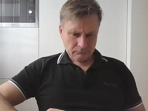 johnnym1 online show from January 8, 2025, 12:26 pm