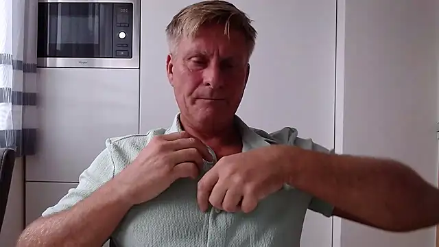 johnnym1 online show from September 12, 2025, 1:55 pm