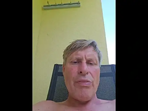 johnnym1 online show from May 26, 2026, 12:23 pm