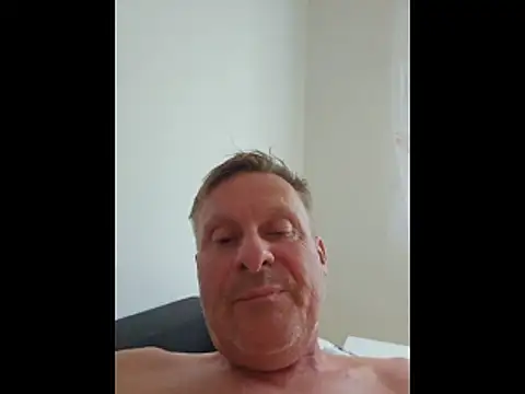 johnnym1 online show from June 3, 2026, 9:01 am