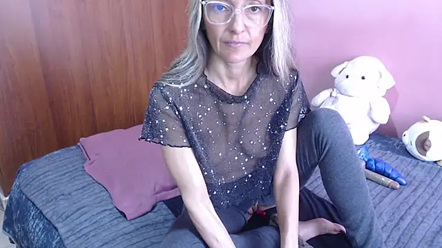 Snapshot of Susanlover chatting on February 7, 2026, 2:32 pm Susanlover online show from February 7, 2026, 2:32 pm