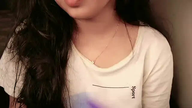 Snapshot of Spice-Summi chatting on October 3, 2025, 6:16 pm Spice-Summi online show from October 3, 2025, 6:16 pm