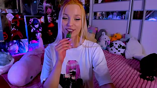 Snapshot of Cute__Pony chatting on December 6, 2024, 12:45 am Cute  Pony online show from December 6, 2024, 12:45 am