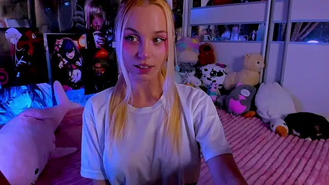 Snapshot of Cute__Pony chatting on October 15, 2025, 9:04 pm Cute  Pony online show from October 15, 2025, 9:04 pm