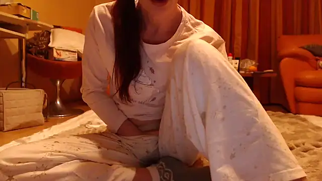 Snapshot of LovelyAndraGirl chatting on June 1, 2026, 9:38 pm LovelyAndraGirl online show from June 1, 2026, 9:38 pm