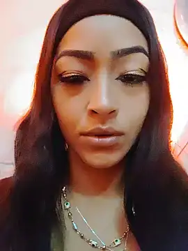 Snapshot of latiinahot chatting on August 5, 2026, 2:09 pm latiinahot online show from August 5, 2026, 2:09 pm