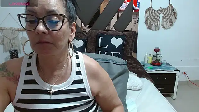 lindaesmeralda online show from February 23, 2025, 11:14 pm