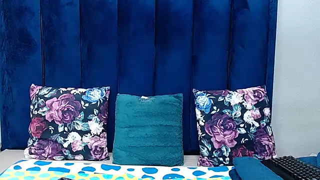 HotSmallTits online show from June 17, 2026, 7:15 pm