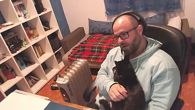 ravingr4d4 online show from March 10, 2025, 10:24 pm