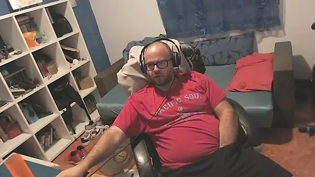 ravingr4d4 online show from September 15, 2025, 10:43 pm