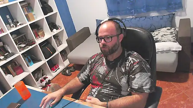 ravingr4d4 online show from October 5, 2025, 9:24 pm