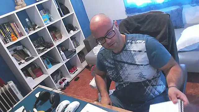 ravingr4d4 online show from October 9, 2025, 10:35 am