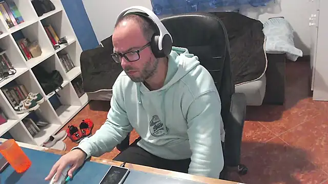 ravingr4d4 online show from November 12, 2025, 11:14 pm