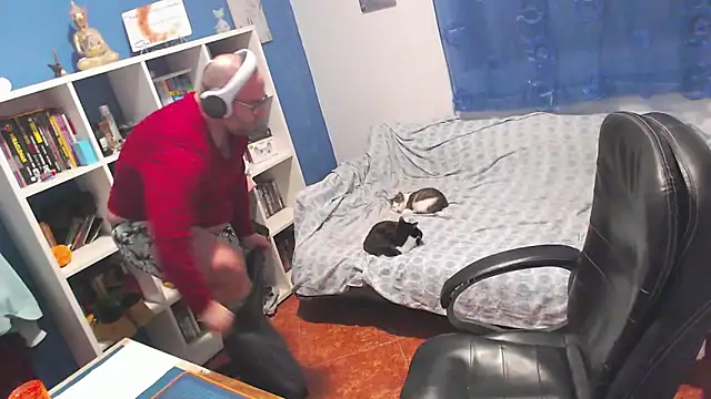 ravingr4d4 online show from February 3, 2026, 11:43 pm