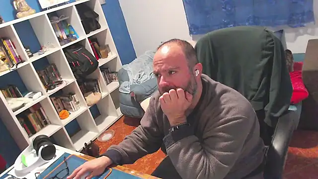 ravingr4d4 online show from February 18, 2026, 12:06 am