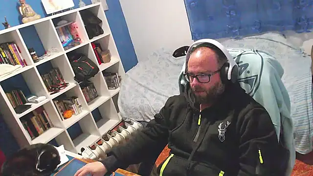 ravingr4d4 online show from February 26, 2026, 10:42 pm