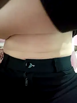 SweetGirl2k2 online show from February 28, 2025, 8:31 am