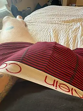 Tylerx9 online show from April 27, 2026, 11:58 pm