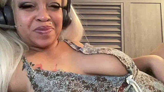 cocaNutt online show from February 26, 2026, 4:22 am