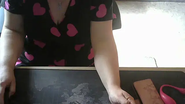 Silvia2277 online show from February 24, 2025, 12:05 pm