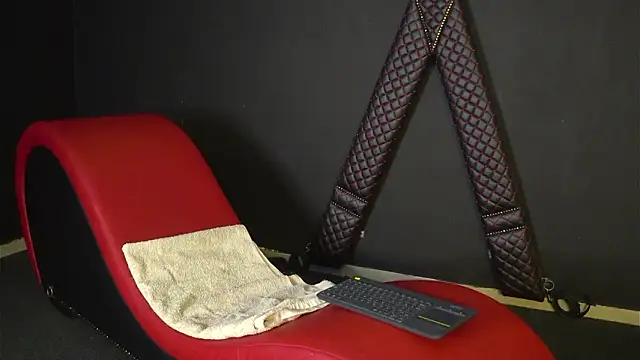 Snapshot of CelineConner chatting on February 16, 2026, 5:14 am CelineConner online show from February 16, 2026, 5:14 am