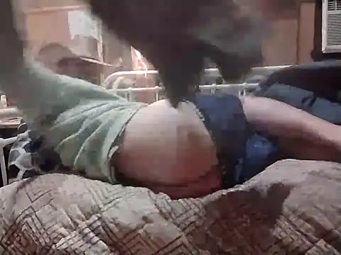 Snapshot of AlphaAlluring69 chatting on February 21, 2025, 3:01 am AlphaAlluring69 online show from February 21, 2025, 3:01 am